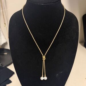 Elegant Gold and Pearl Necklace